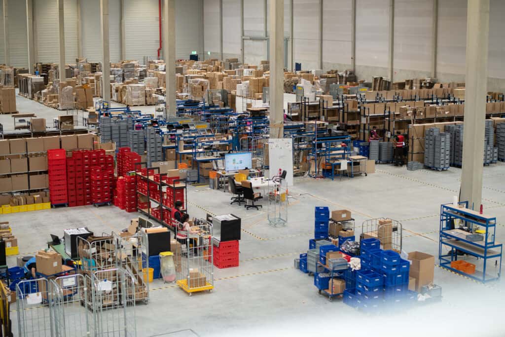 3PL fulfillment process - A 3PL logistics center