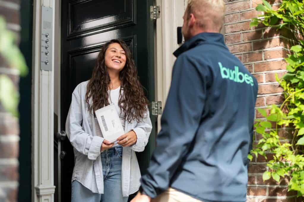 Last mile delivery strategies to optimize